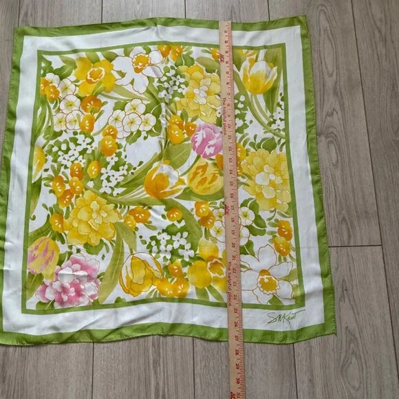 AVON SM Kent Women's Scarf Yellow Green Floral Square Water Repellent Vintage - Picture 5 of 6
